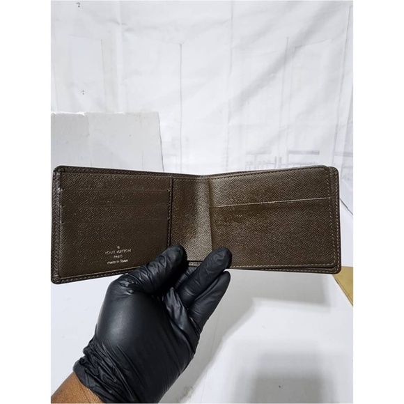 Authentic Louis Vuitton Taiga Bifold Wallet Brown - Picture 8 of 11